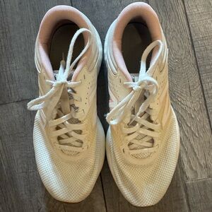 New Balance Women's Cream Sneakers with Pink Lining